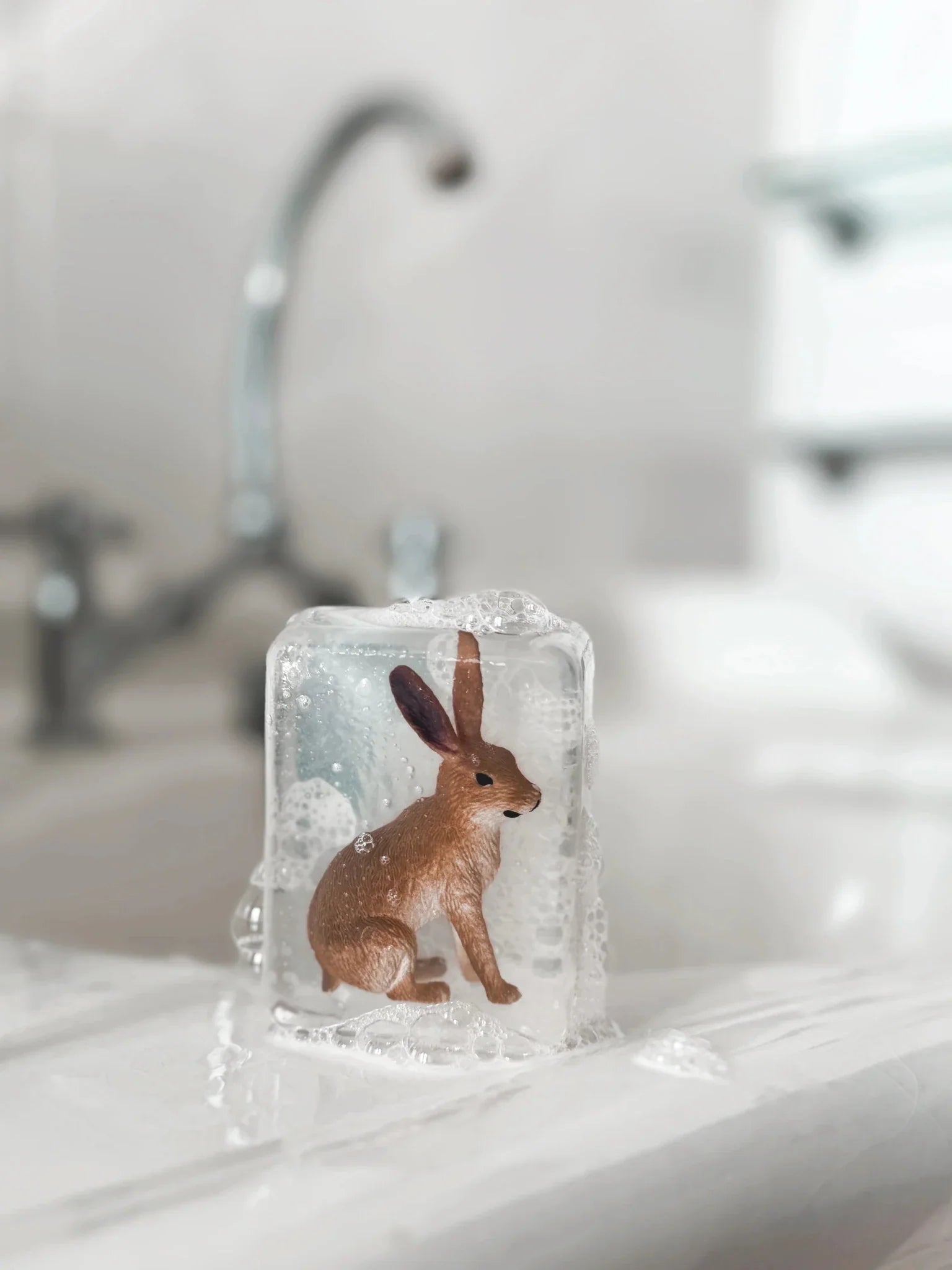 Mýdlo s hračkou uvnitř LUDI SOAP Zajíček | Lavly.cz
