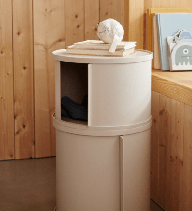 Noční stolek / úložný systém LIEWOOD Damien Sandy | Stylové doplňky pro děti a ženy | Lavly.cz