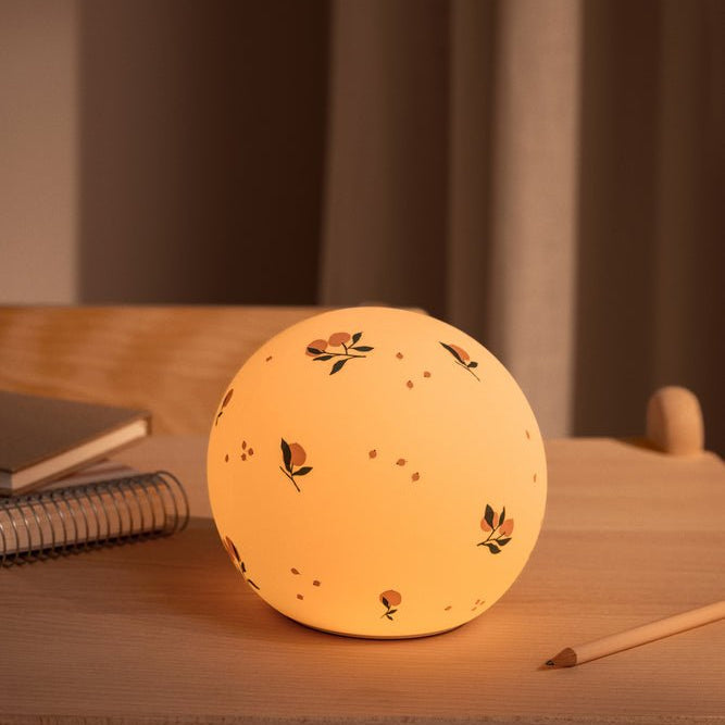 Noční světlo LIEWOOD Yuki Peach / Sea Shell | Stylové doplňky pro děti a ženy | Lavly.cz