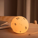 Noční světlo LIEWOOD Yuki Peach / Sea Shell | Stylové doplňky pro děti a ženy | Lavly.cz