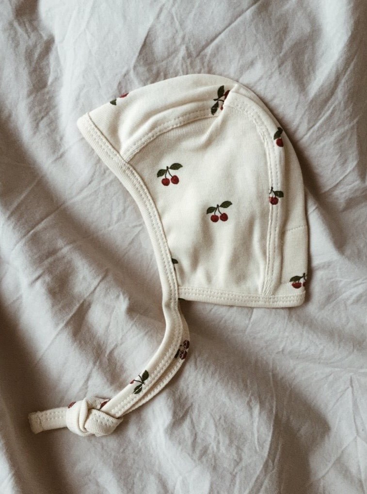 Novorozenecká čepička KONGES SLOJD Cherry | Stylové doplňky pro děti a ženy | Lavly.cz