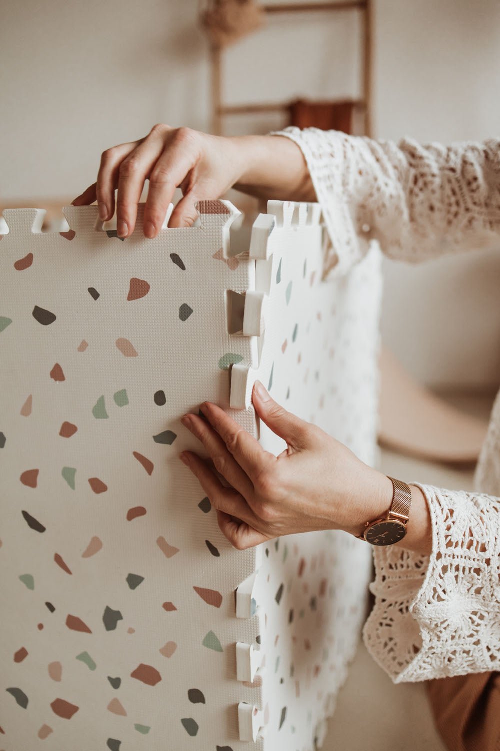 Oboustranná puzzle podložka PLAY&GO Abeceda / Terazzo | Stylové doplňky pro děti a ženy | Lavly.cz