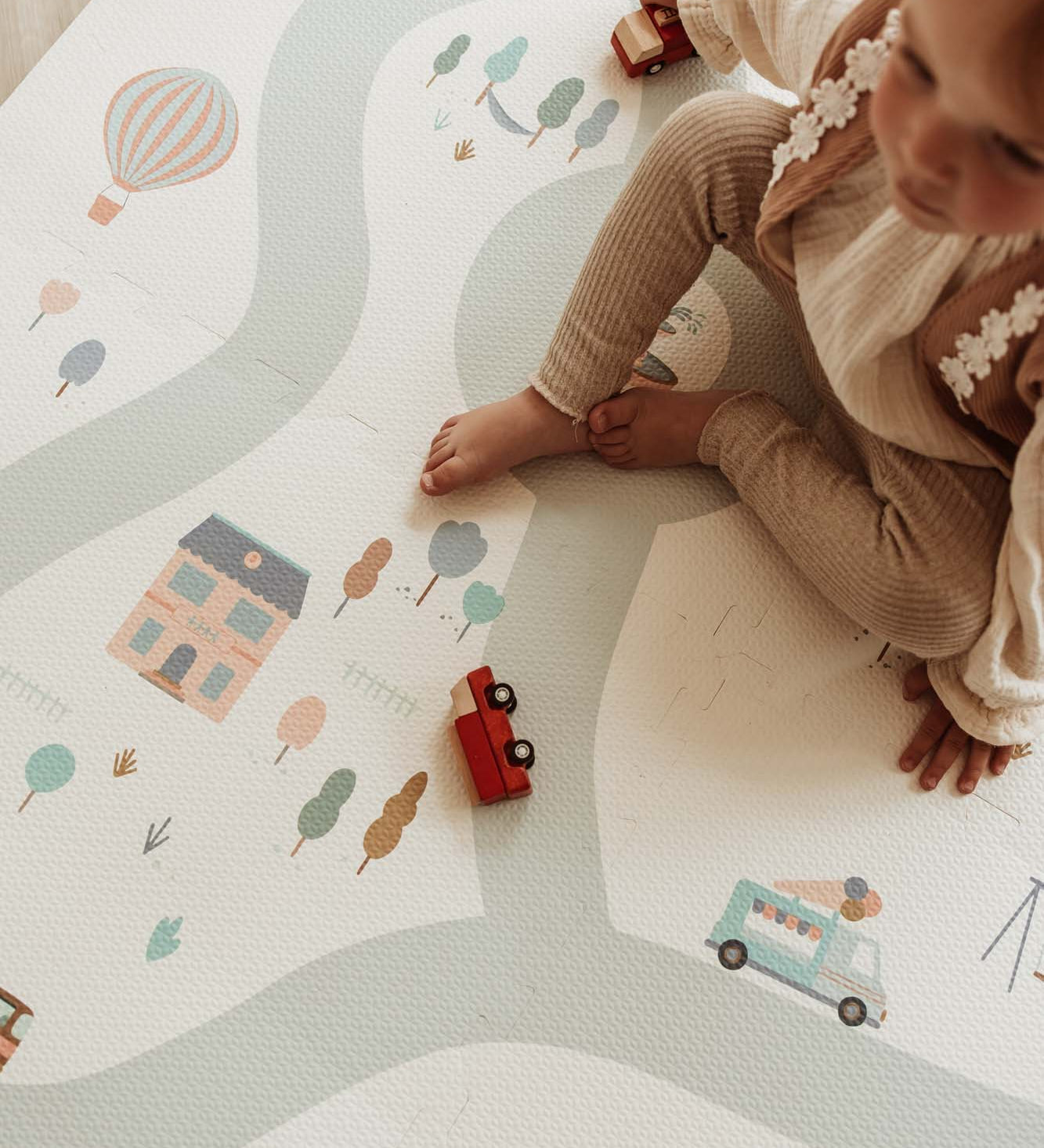 Oboustranná puzzle podložka PLAY&GO Město / Terazzo | Stylové doplňky pro děti a ženy | Lavly.cz