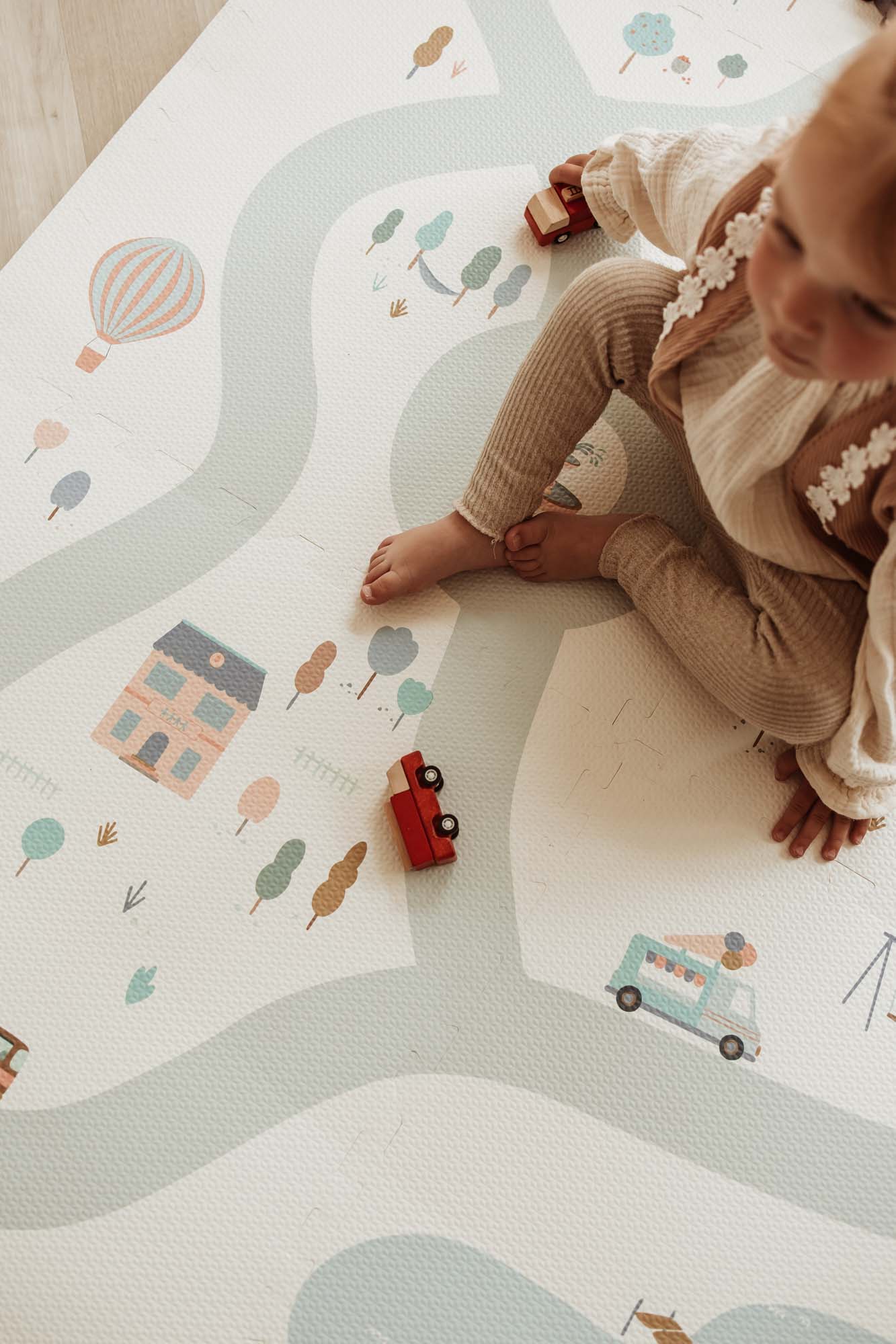 Oboustranná puzzle podložka PLAY&GO Město / Terazzo | Stylové doplňky pro děti a ženy | Lavly.cz