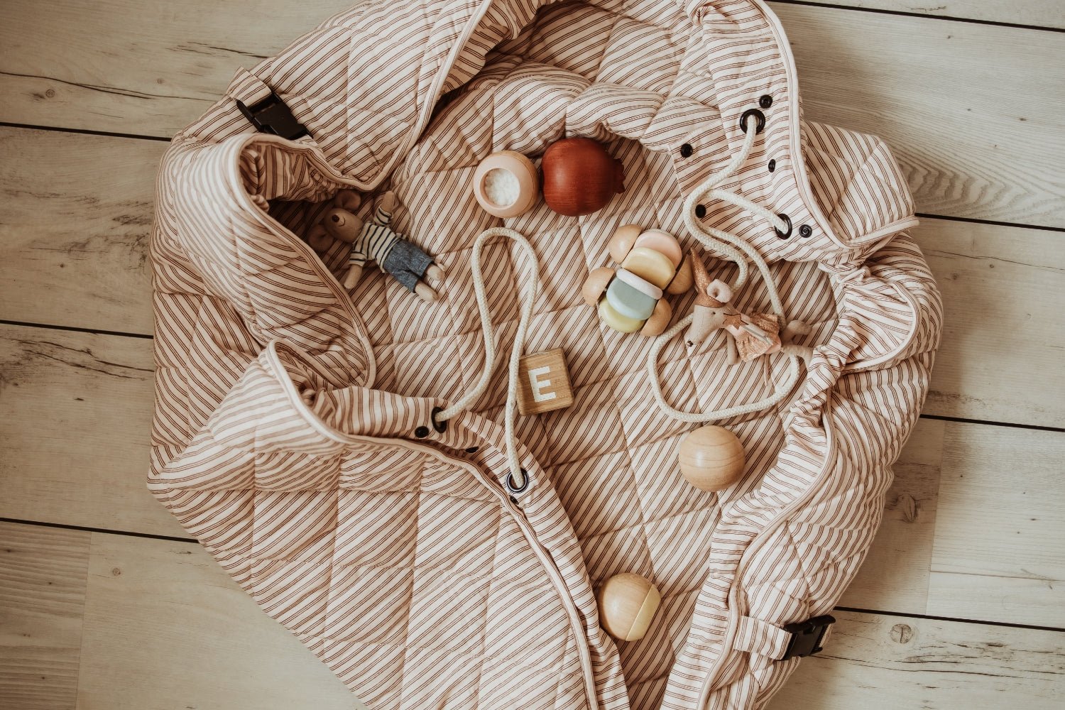 PLAY&GO BABY Organic Hrací podložka / Vak na hračky / Taška Stripes Brown | Stylové doplňky pro děti a ženy | Lavly.cz