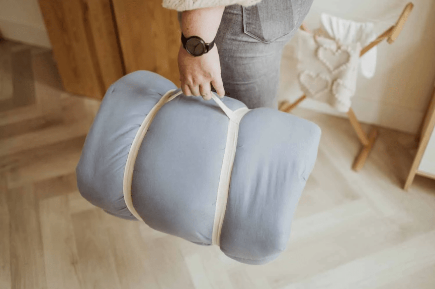 PLAY&GO Bloom Hrací podložka / Hnízdečko Dusty Blue | Stylové doplňky pro děti a ženy | Lavly.cz