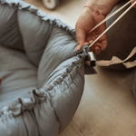 PLAY&GO Bloom Hrací podložka / Hnízdečko Dusty Blue | Stylové doplňky pro děti a ženy | Lavly.cz