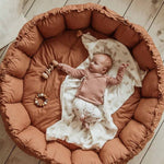 PLAY&GO Bloom Hrací podložka / Hnízdečko Tawny Brown | Stylové doplňky pro děti a ženy | Lavly.cz