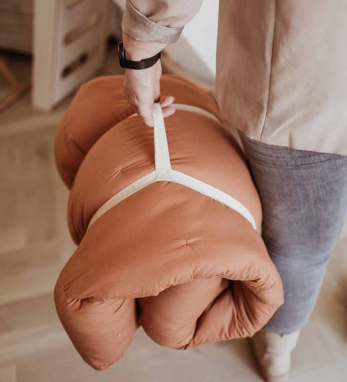 PLAY&GO Bloom Hrací podložka / Hnízdečko Tawny Brown | Stylové doplňky pro děti a ženy | Lavly.cz