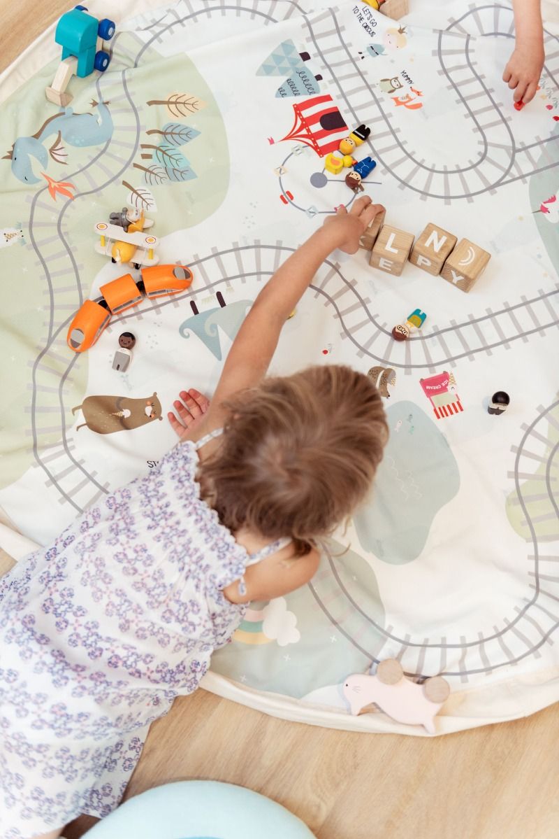 PLAY&GO Hrací podložka / vak na hračky Koleje / Medvědi | Stylové doplňky pro děti a ženy | Lavly.cz