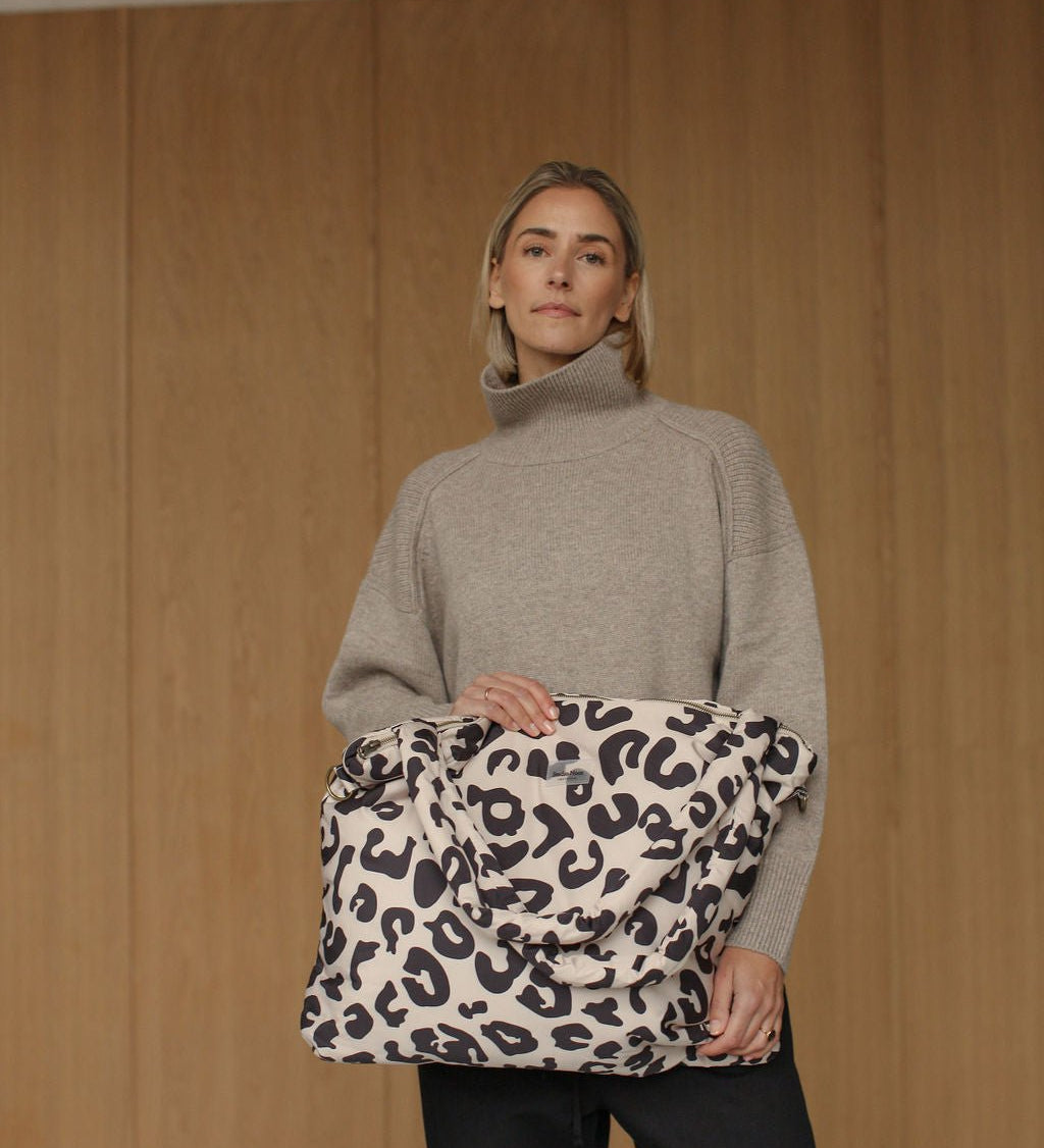 Přebalovací taška STUDIO NOOS Holy Cow Puffy - Leopard | Stylové doplňky pro děti a ženy | Lavly.cz