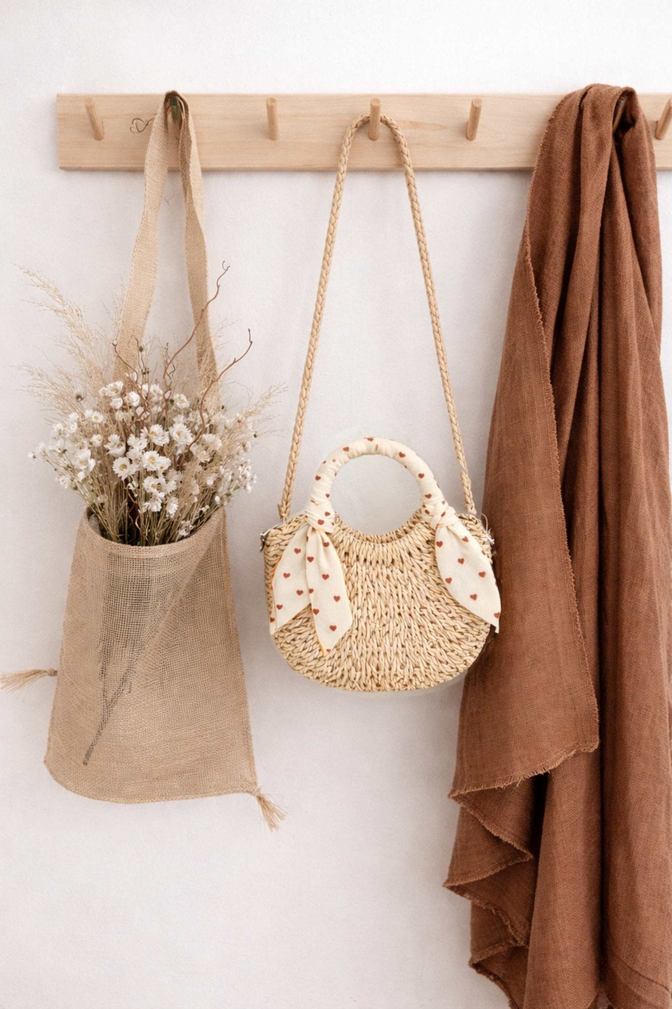Proutěný košíček MRS. ERTHA Tiny Hearts | Lavly.cz