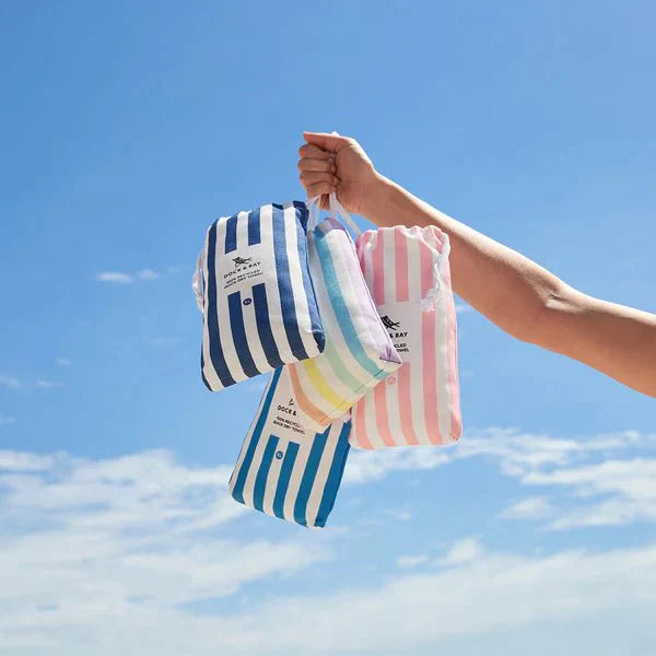 Rychleschnoucí plážová osuška DOCK & BAY Whitsunday Blue | Lavly.cz