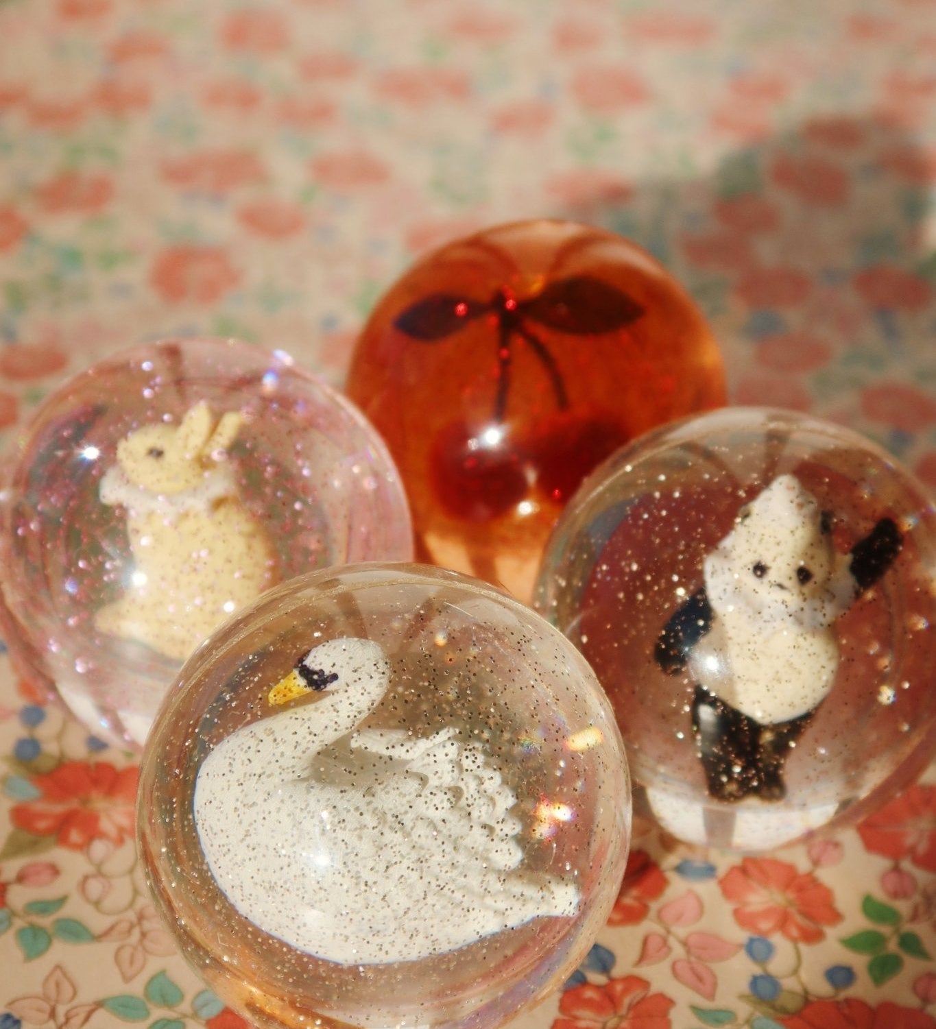 Set skákacích míčků - Hopíků KONGES SLOJD Cherry / Swan | Lavly.cz