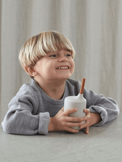 Silikonové hrnky s brčkem LIEWOOD Ellis | Stylové doplňky pro děti a ženy | Lavly.cz