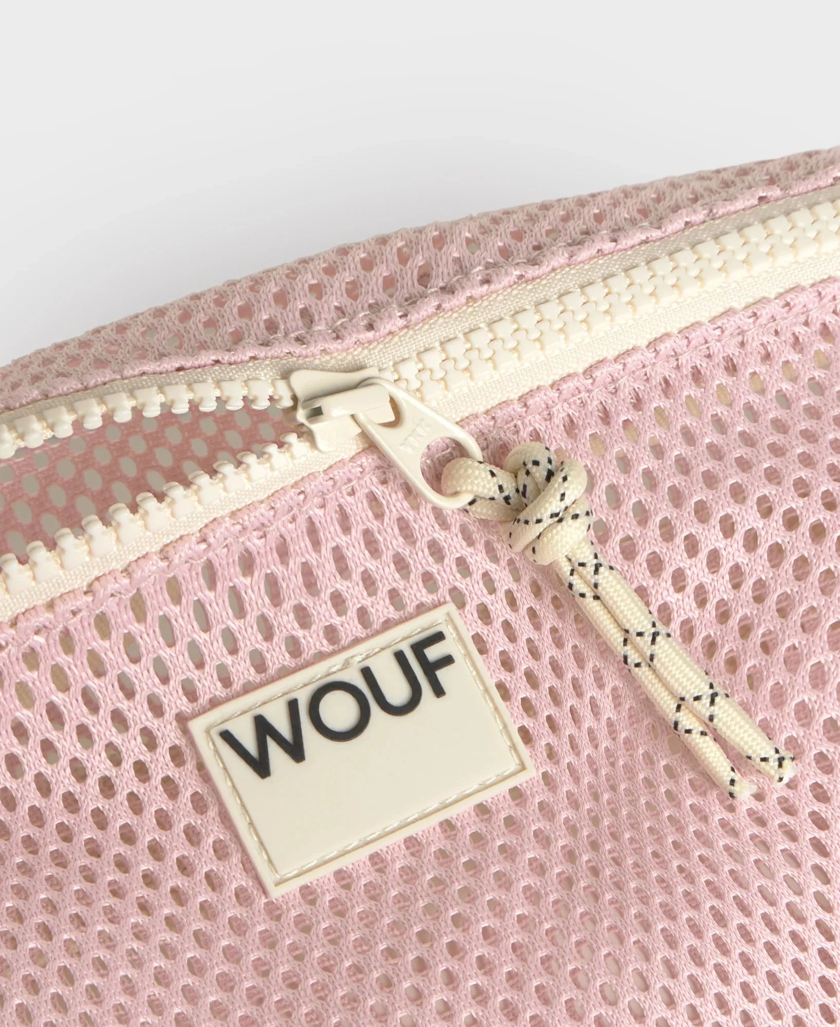 Síťovaná crossbody ledvinka WOUF Blush | Lavly.cz