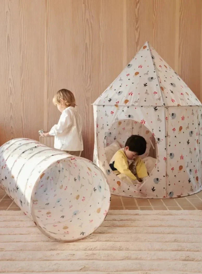 Skládací stan na hraní LIEWOOD Oaks Circus / Sandy | Stylové doplňky pro děti a ženy | Lavly.cz