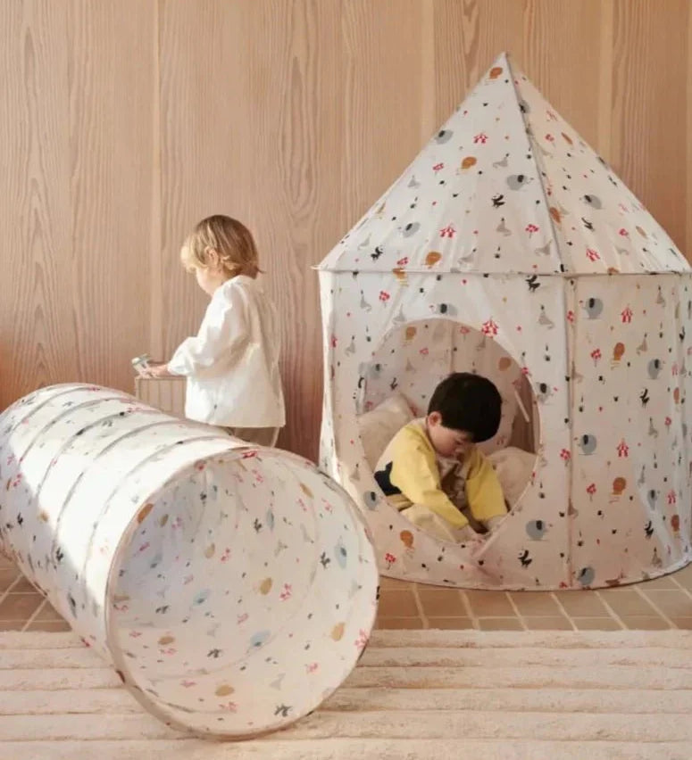 Skládací stan na hraní LIEWOOD Oaks Circus / Sandy | Stylové doplňky pro děti a ženy | Lavly.cz