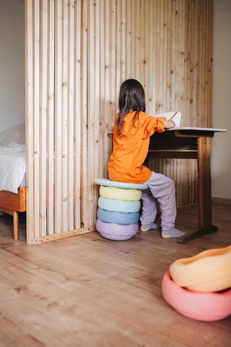 STAPELSTEIN® 6+1 ks Original Rainbow Set Pastel Balanční kameny a deska | Stylové doplňky pro děti a ženy | Lavly.cz