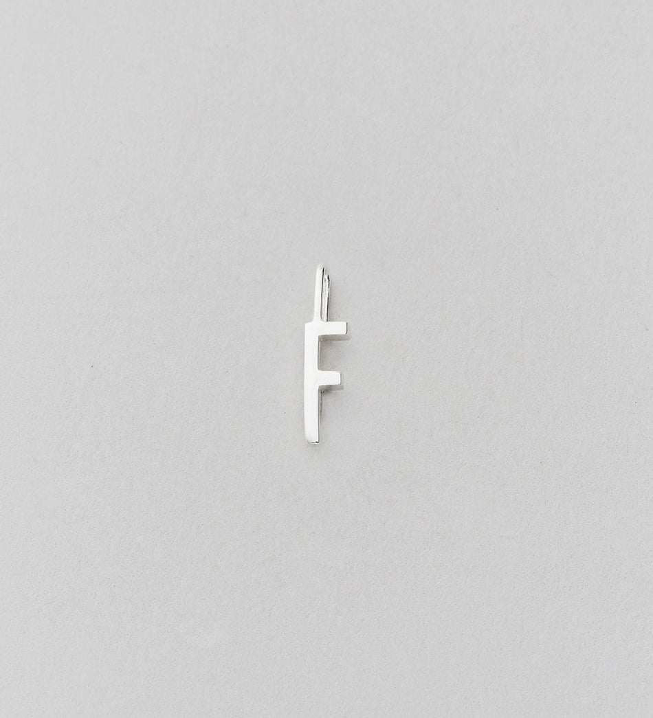 Stříbrný přívěsek Písmeno A - Z - 10 mm DESIGN LETTERS | Stylové doplňky pro děti a ženy | Lavly.cz