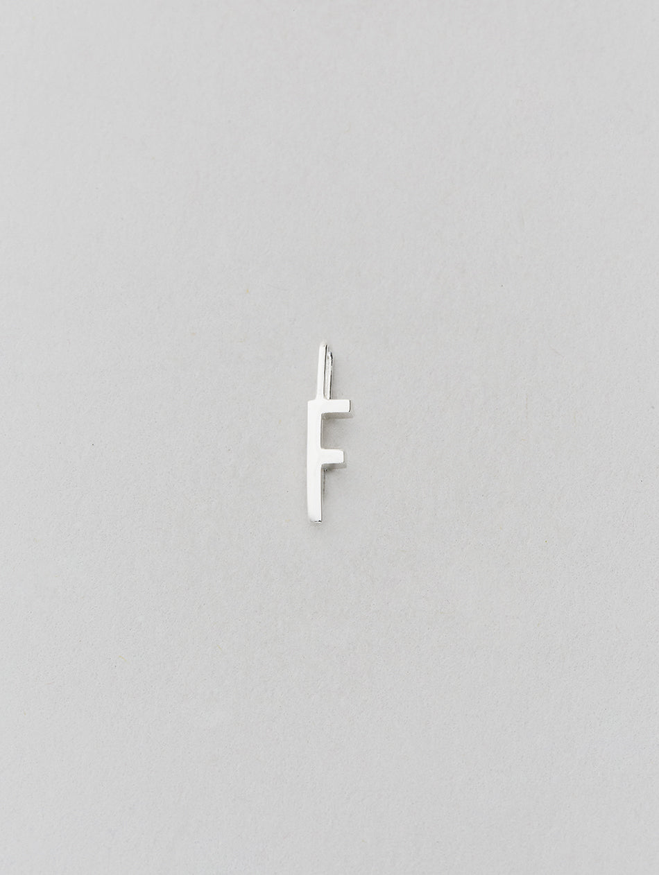 Stříbrný přívěsek Písmeno A - Z - 10 mm DESIGN LETTERS | Stylové doplňky pro děti a ženy | Lavly.cz