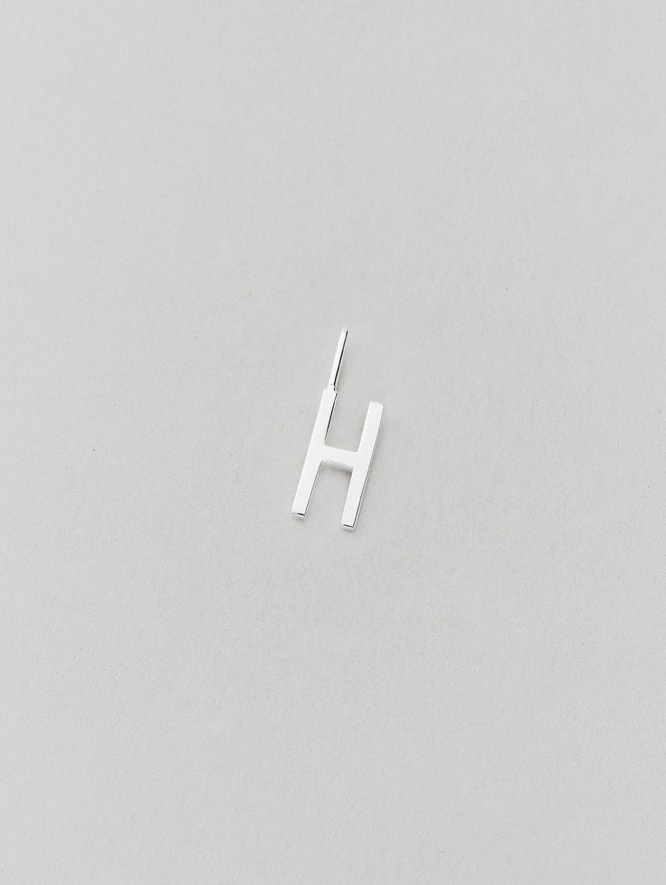 Stříbrný přívěsek Písmeno A - Z - 10 mm DESIGN LETTERS | Stylové doplňky pro děti a ženy | Lavly.cz