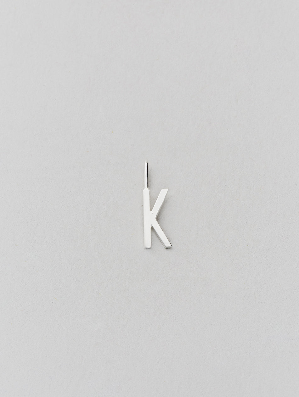 Stříbrný přívěsek Písmeno A - Z - 10 mm DESIGN LETTERS | Stylové doplňky pro děti a ženy | Lavly.cz