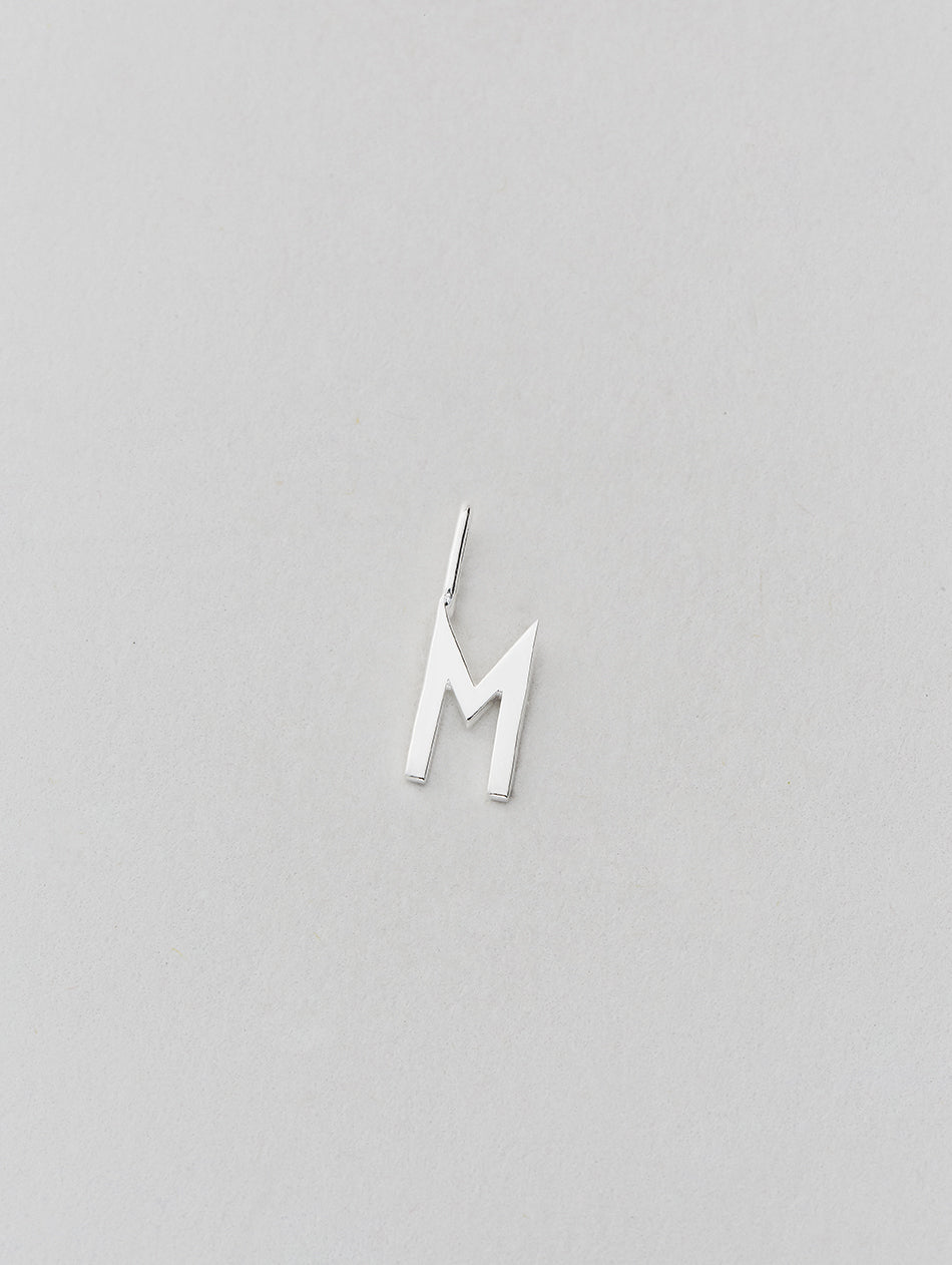 Stříbrný přívěsek Písmeno A - Z - 10 mm DESIGN LETTERS | Stylové doplňky pro děti a ženy | Lavly.cz