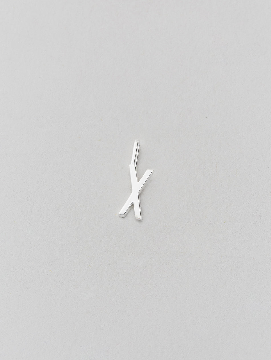 Stříbrný přívěsek Písmeno A - Z - 10 mm DESIGN LETTERS | Stylové doplňky pro děti a ženy | Lavly.cz