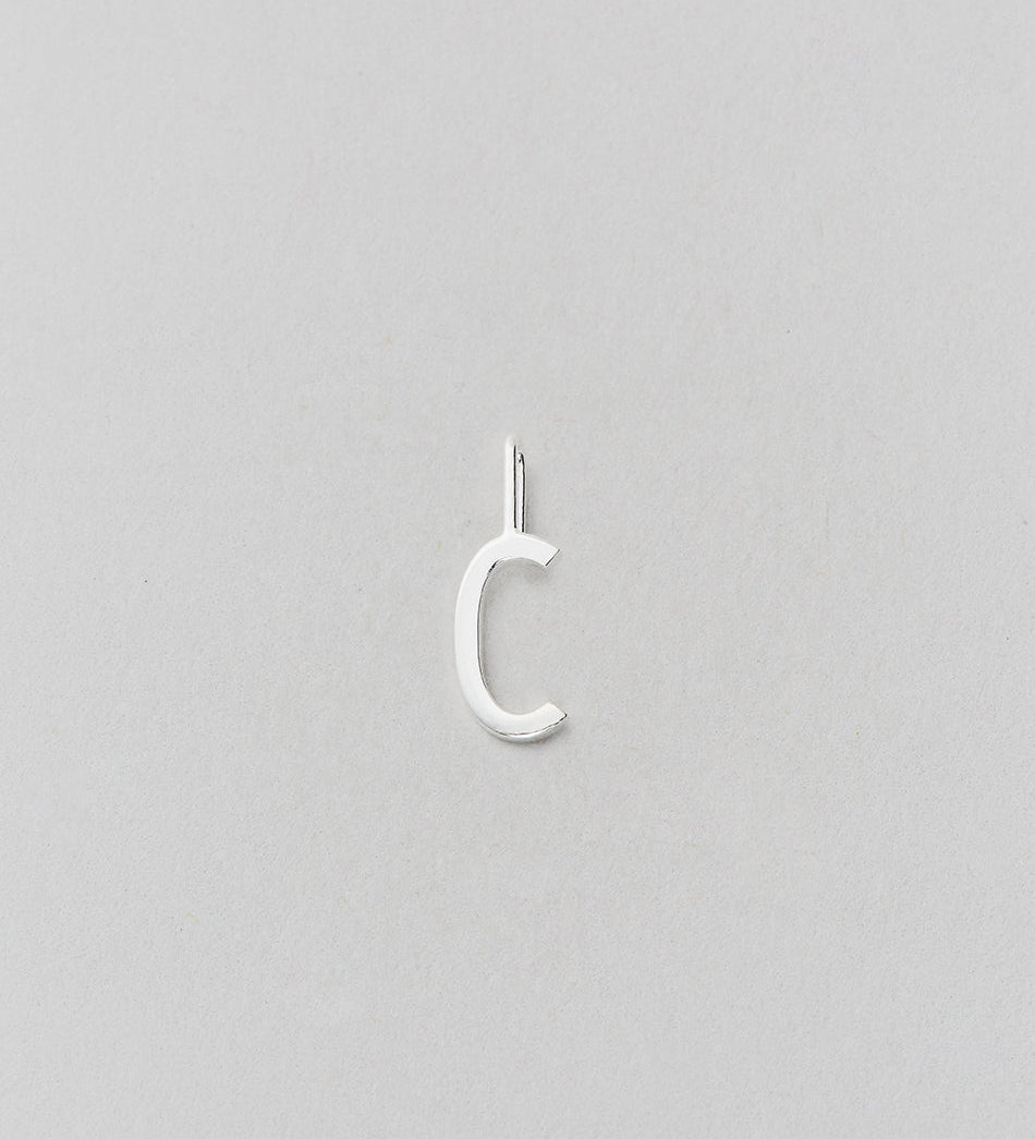 Stříbrný přívěsek Písmeno A - Z - 10 mm DESIGN LETTERS | Stylové doplňky pro děti a ženy | Lavly.cz