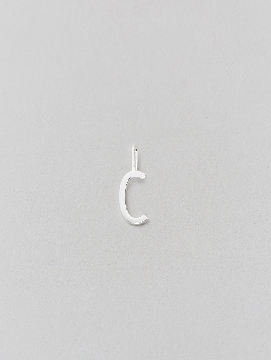 Stříbrný přívěsek Písmeno A - Z - 10 mm DESIGN LETTERS | Stylové doplňky pro děti a ženy | Lavly.cz