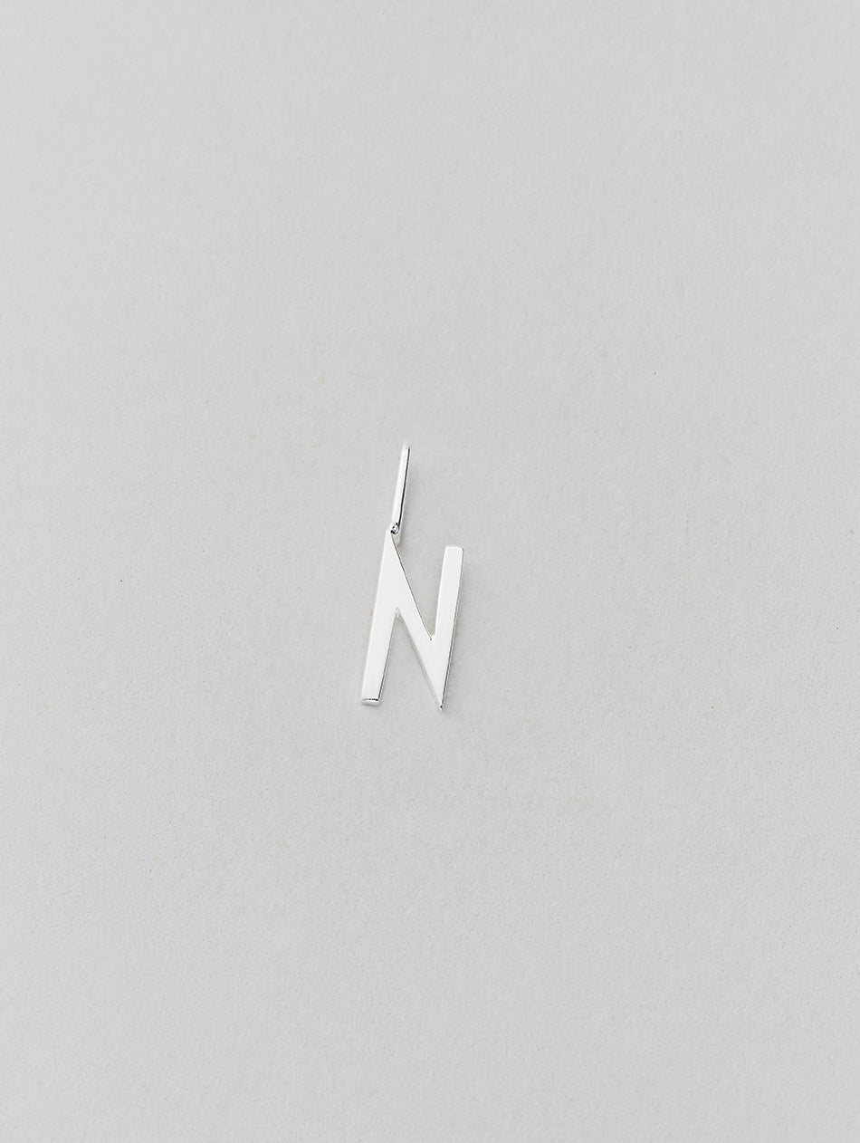 Stříbrný přívěsek Písmeno A - Z - 10 mm DESIGN LETTERS | Stylové doplňky pro děti a ženy | Lavly.cz