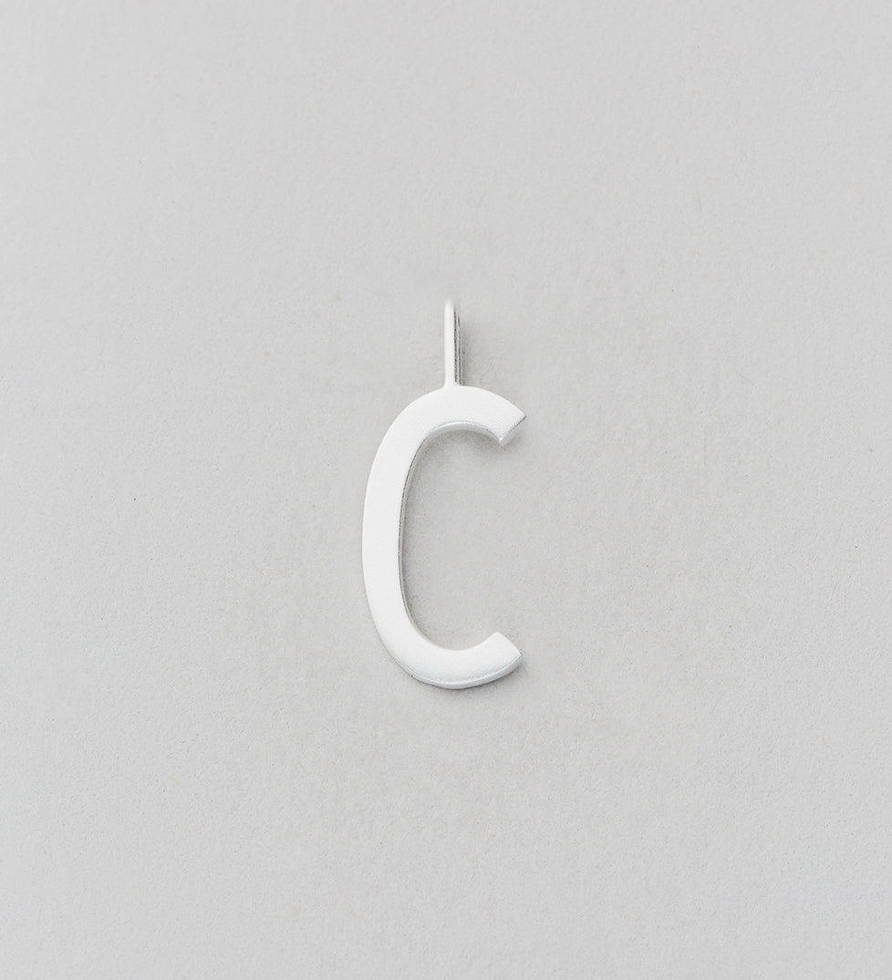 Stříbrný přívěsek Písmeno A - Z - 16 mm DESIGN LETTERS | Stylové doplňky pro děti a ženy | Lavly.cz