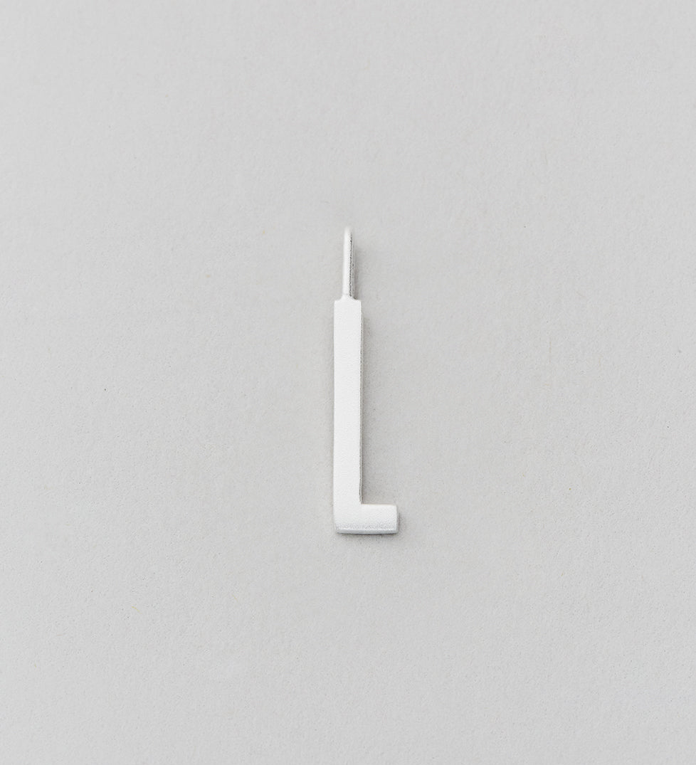 Stříbrný přívěsek Písmeno A - Z - 16 mm DESIGN LETTERS | Stylové doplňky pro děti a ženy | Lavly.cz