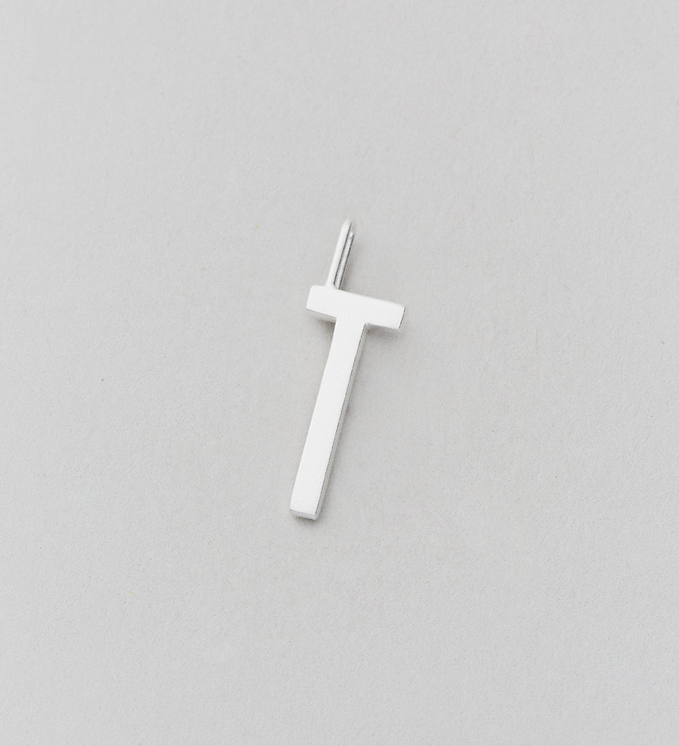 Stříbrný přívěsek Písmeno A - Z - 16 mm DESIGN LETTERS | Stylové doplňky pro děti a ženy | Lavly.cz