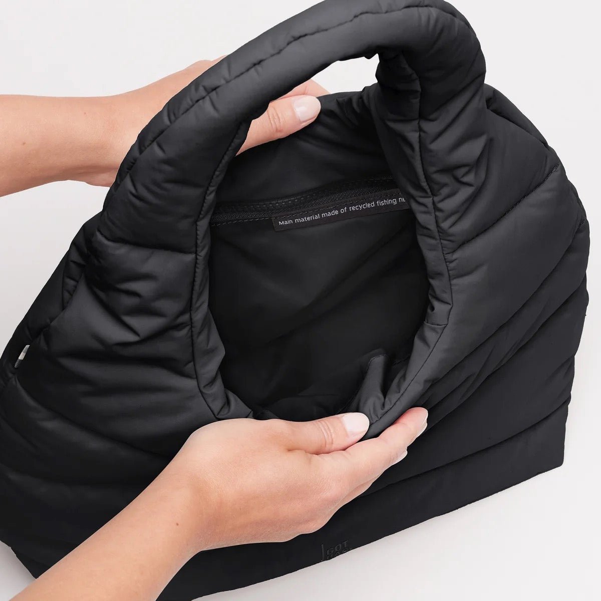 Taška přes rameno GOT BAG Wavy Puffer Black | Lavly.cz
