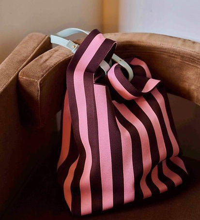 Taška THE STICKY SIS CLUB Knitted Stripes Chocolate + Bubblegum | Lavly.cz