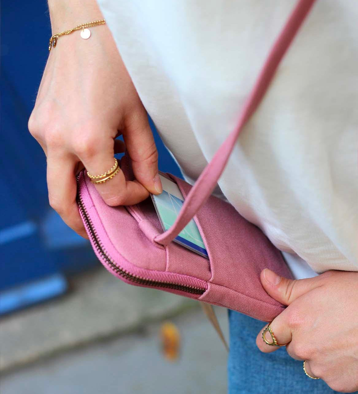 Taštička na mobil HINDBAG Bill Blush | Stylové doplňky pro děti a ženy | Lavly.cz