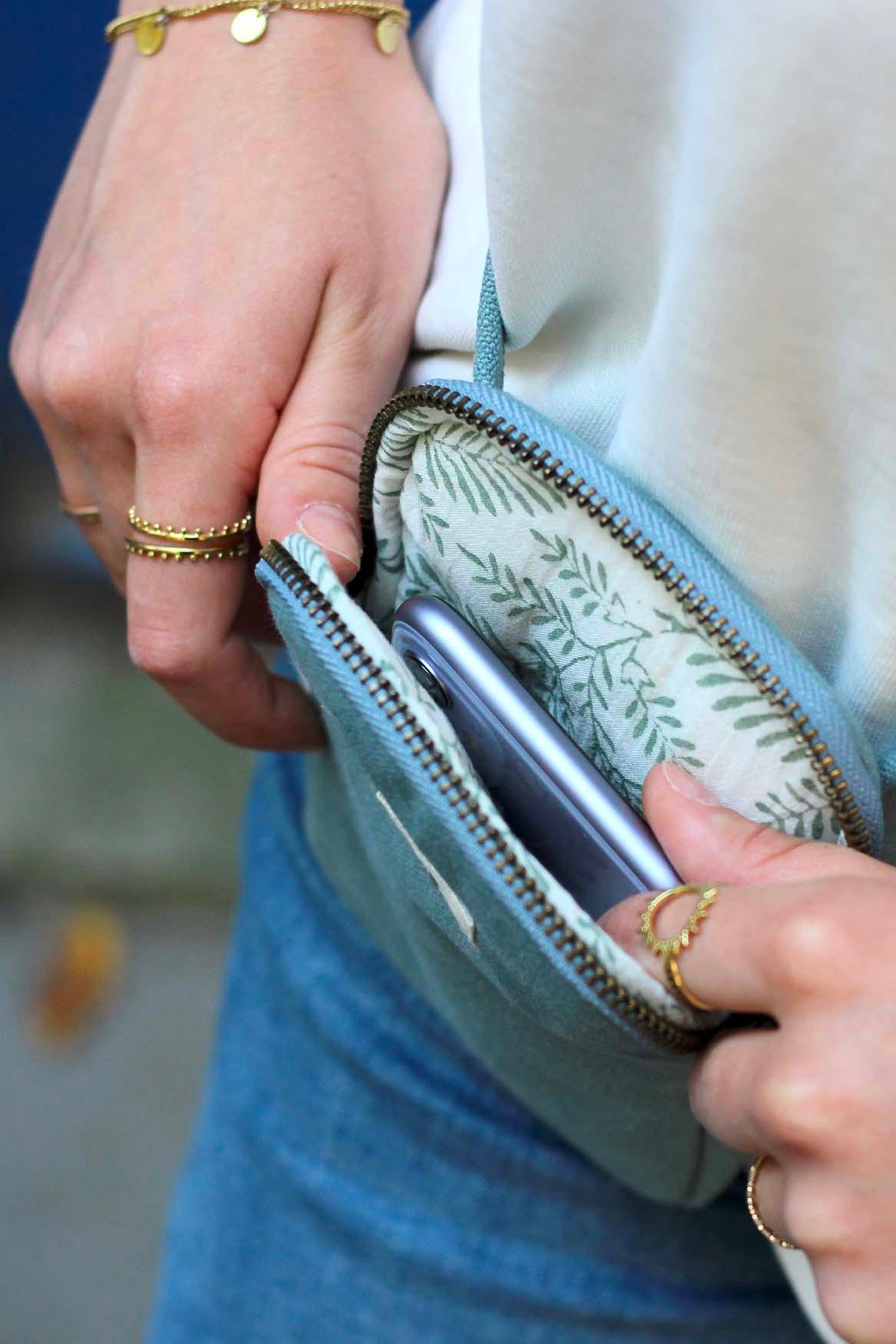 Taštička na mobil HINDBAG Bill Sage | Stylové doplňky pro děti a ženy | Lavly.cz