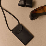 Taštička na mobil MONK&ANNA Black | Stylové doplňky pro děti a ženy | Lavly.cz