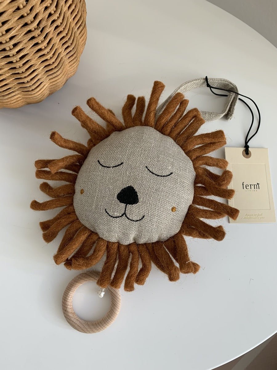 Závěsný hrací lvíček FERM LIVING Natural | Stylové doplňky pro děti a ženy | Lavly.cz