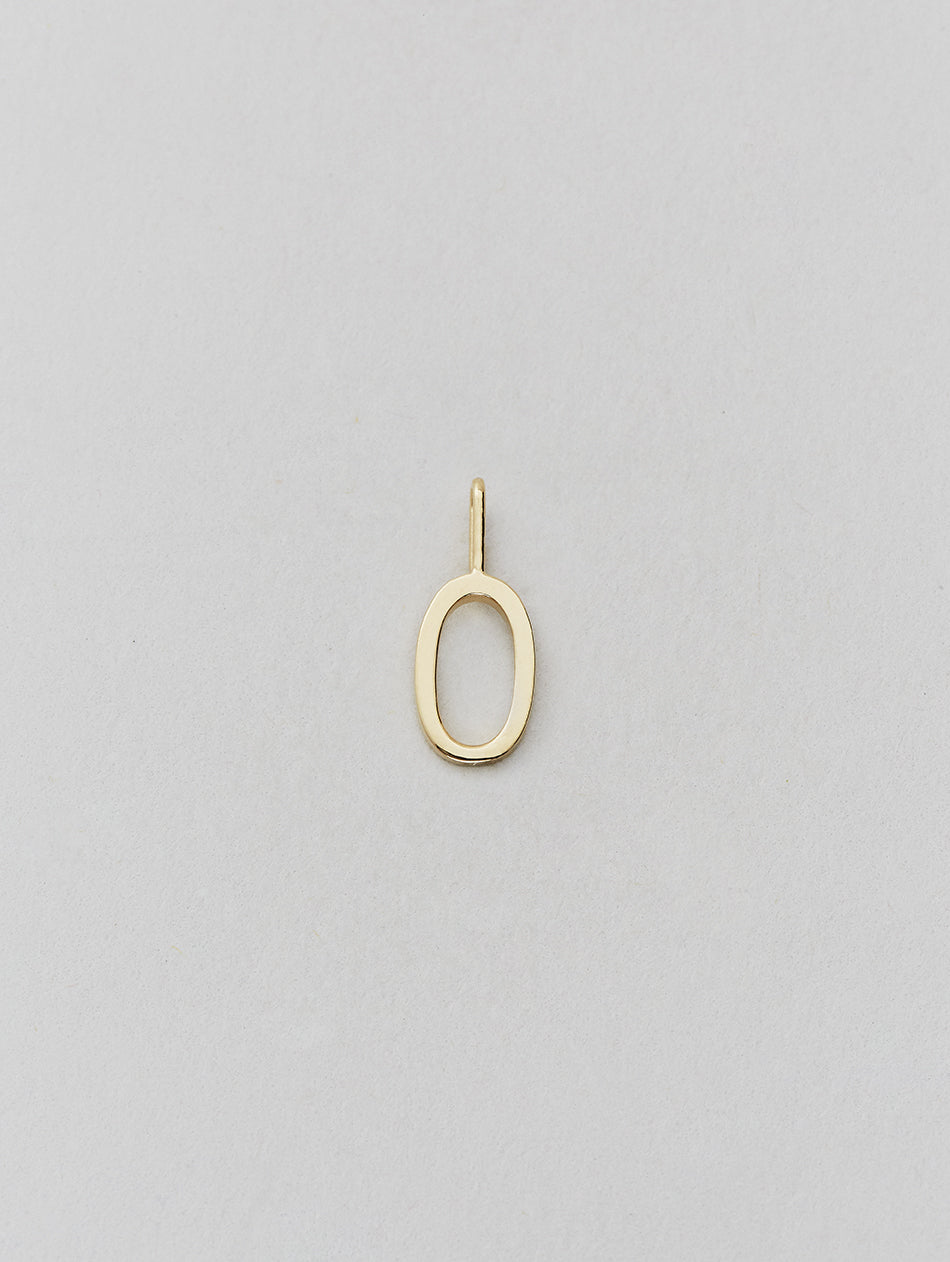 Zlatý přívěsek Písmeno A - Z - 10 mm DESIGN LETTERS | Stylové doplňky pro děti a ženy | Lavly.cz