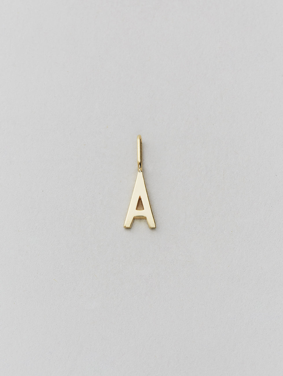 Zlatý přívěsek Písmeno A - Z - 10 mm DESIGN LETTERS | Stylové doplňky pro děti a ženy | Lavly.cz