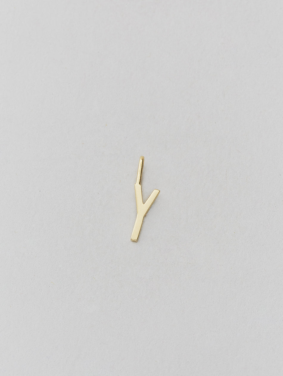 Zlatý přívěsek Písmeno A - Z - 10 mm DESIGN LETTERS | Stylové doplňky pro děti a ženy | Lavly.cz