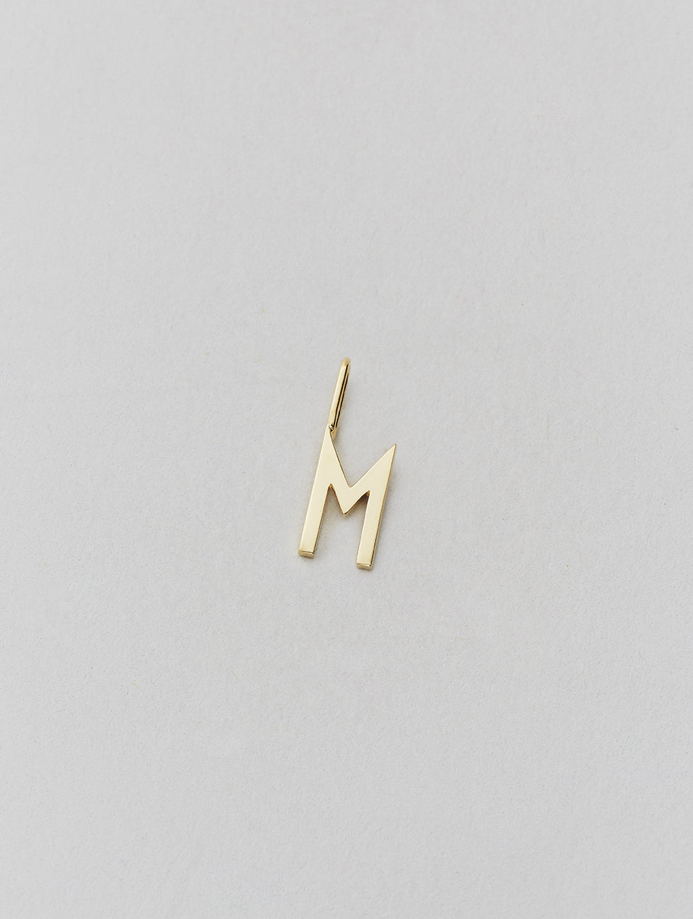 Zlatý přívěsek Písmeno A - Z - 10 mm DESIGN LETTERS | Stylové doplňky pro děti a ženy | Lavly.cz