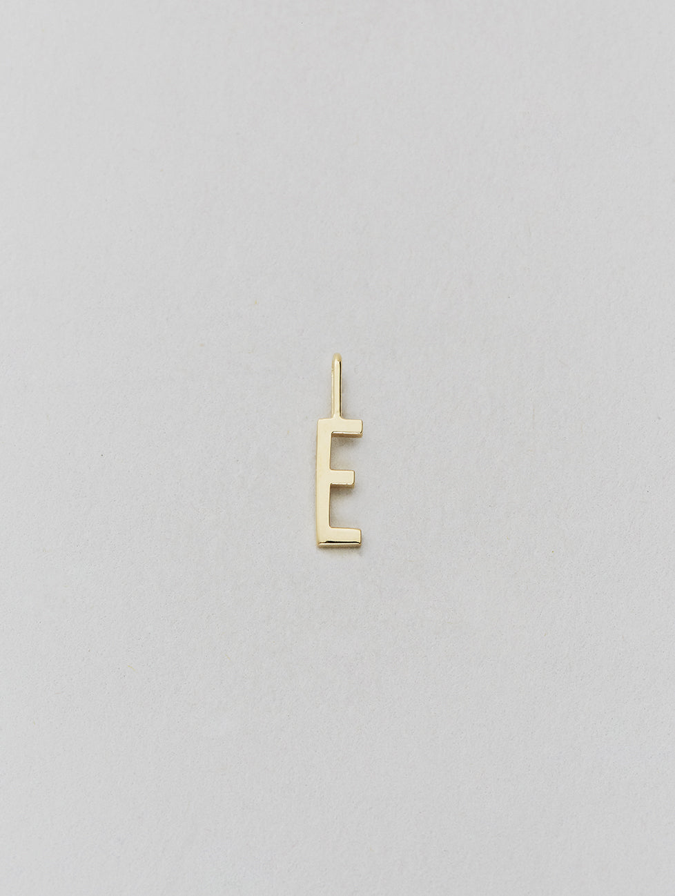 Zlatý přívěsek Písmeno A - Z - 10 mm DESIGN LETTERS | Stylové doplňky pro děti a ženy | Lavly.cz