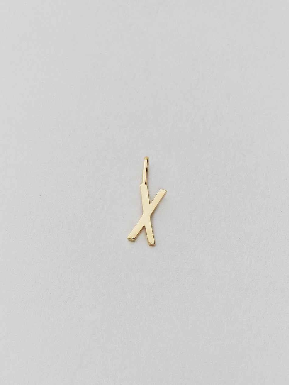 Zlatý přívěsek Písmeno A - Z - 10 mm DESIGN LETTERS | Stylové doplňky pro děti a ženy | Lavly.cz