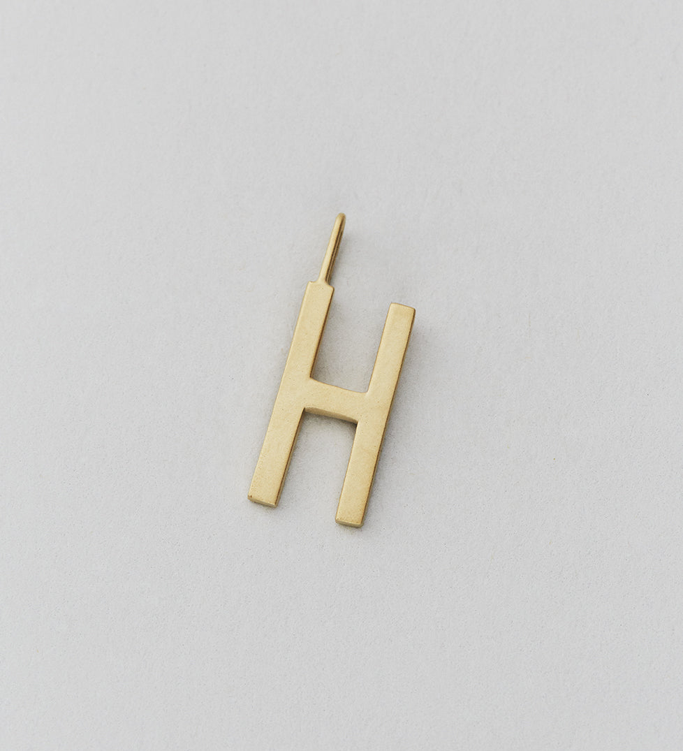 Zlatý přívěsek Písmeno A - Z - 16 mm DESIGN LETTERS | Stylové doplňky pro děti a ženy | Lavly.cz