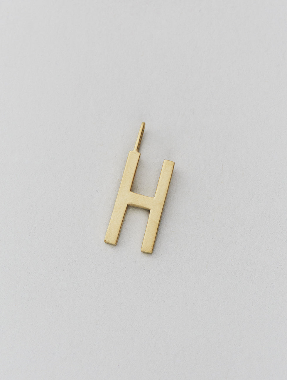 Zlatý přívěsek Písmeno A - Z - 16 mm DESIGN LETTERS | Stylové doplňky pro děti a ženy | Lavly.cz