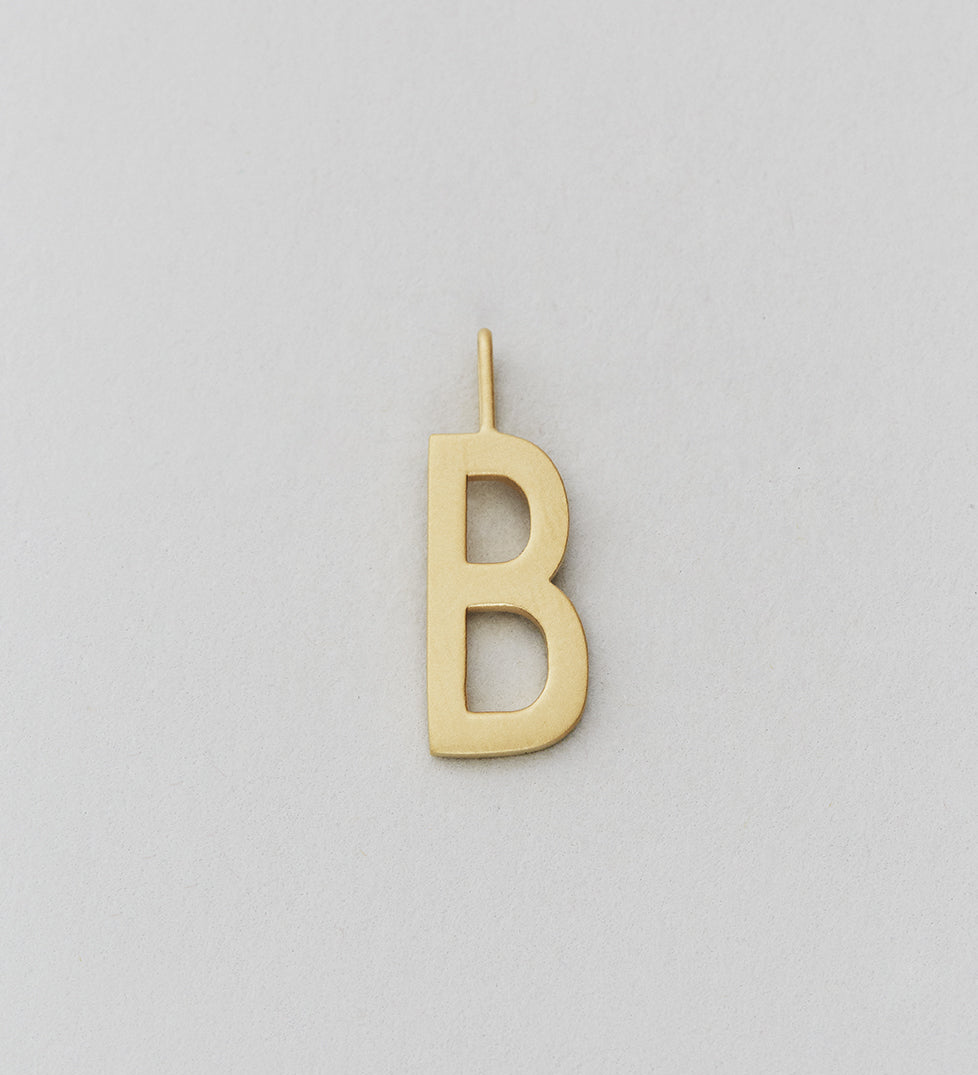 Zlatý přívěsek Písmeno A - Z - 16 mm DESIGN LETTERS | Stylové doplňky pro děti a ženy | Lavly.cz